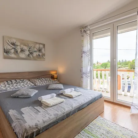 3 Bedroom In Debeljak, Sukosan Prázdninový dům *