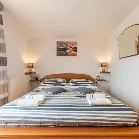 3 Bedroom In Debeljak, Sukosan