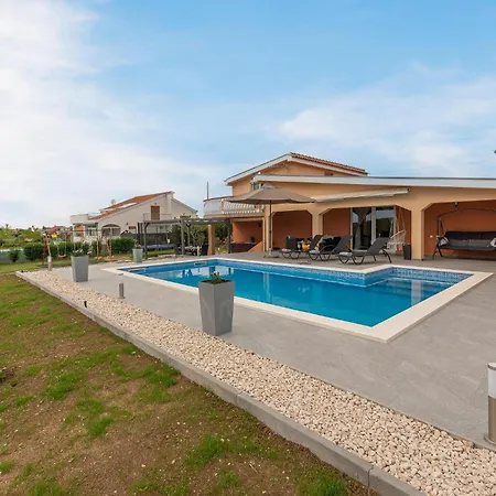 3 Bedroom In Debeljak, Sukosan Prázdninový dům Debeljak