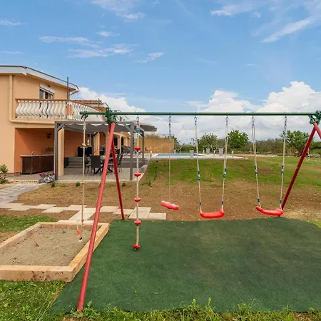 3 Bedroom In Debeljak, Sukosan *