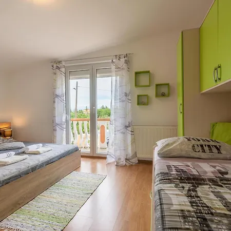 3 Bedroom In Debeljak, Sukosan Debeljak