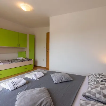 3 Bedroom In Debeljak, Sukosan