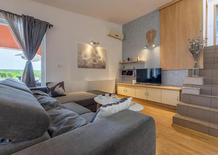 Beautiful In Debeljak, Sukosan *