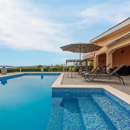 Luxurious In Debeljak, Sukosan Prázdninový dům *